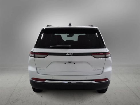 Used 2025 Jeep Grand Cherokee Laredo X w/ Luxury Tech Group I image 7