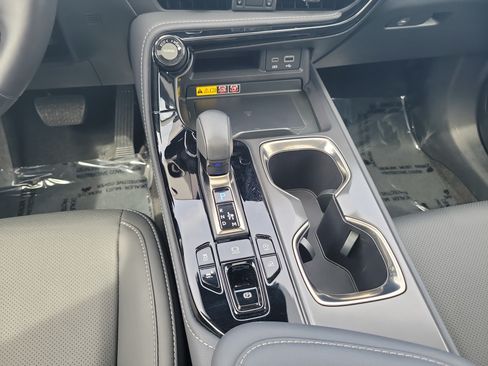 Certified 2025 Lexus NX 350 AWD w/ Premium Package image 18