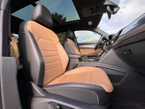 Used 2022 Volkswagen Atlas Cross Sport SEL Premium R-Line image 12