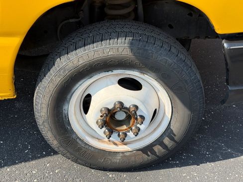 Used 2019 Ford E-350 and Econoline 350 Super Duty RWD image 14