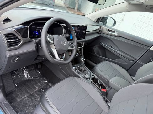 New 2026 Volkswagen Taos SE AWD/4WD image 2