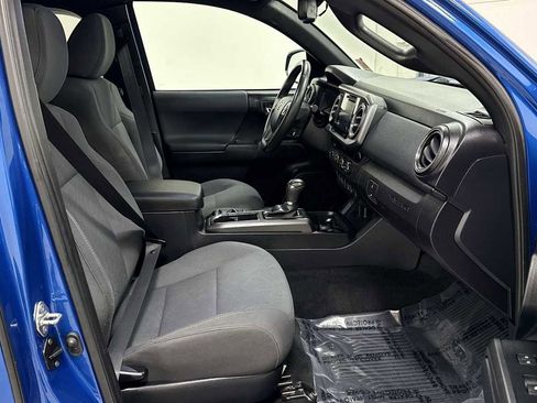 Certified 2018 Toyota Tacoma TRD Off-Road w/ Technology Package image 29