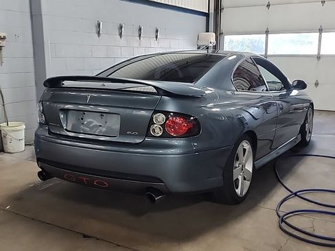 Used 2006 Pontiac GTO RWD image 2