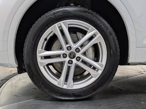 Used 2024 Audi Q5 e Premium Plus image 11