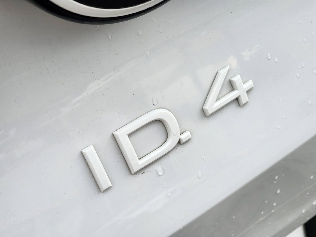 Used 2022 Volkswagen ID.4 Pro S w/ Gradient Package RWD image 12