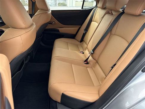 Certified 2022 Lexus ES 350 w/ Premium Package image 23