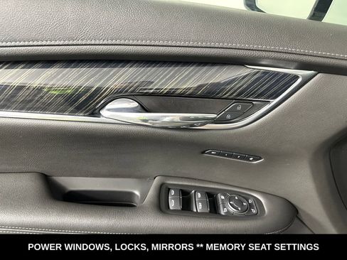Used 2022 Cadillac XT6 Premium Luxury w/ Technology Package AWD/4WD image 28