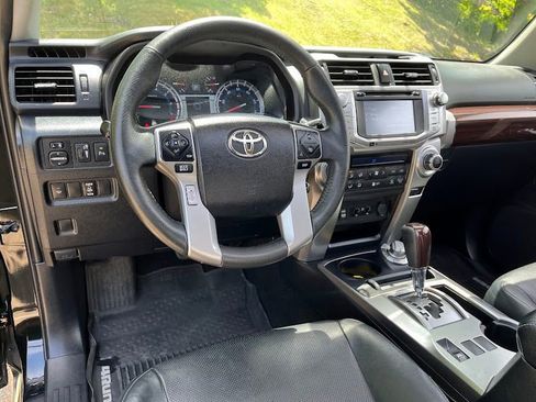 Used 2018 Toyota 4Runner Limited AWD/4WD image 10