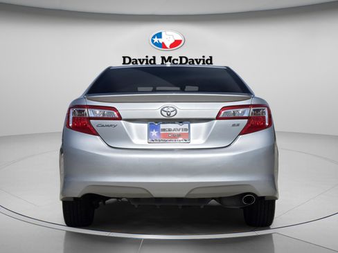 Used 2012 Toyota Camry SE FWD image 5