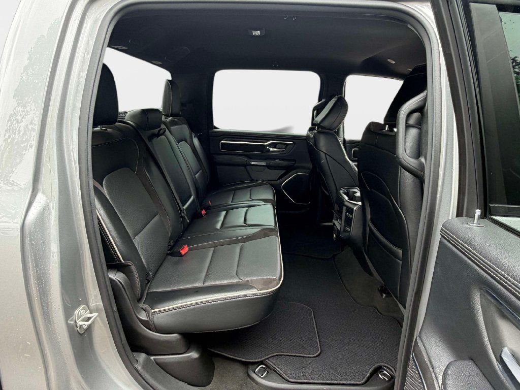 Used 2024 RAM 1500 Laramie AWD/4WD image 10