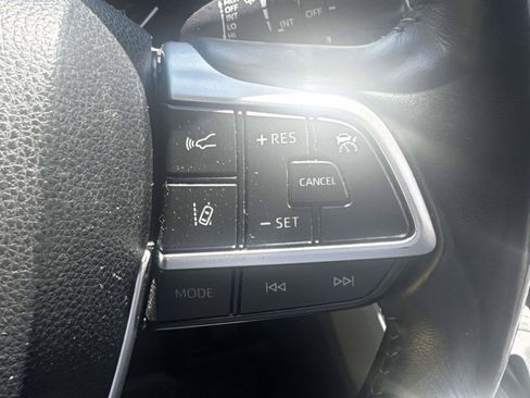 Used 2023 Toyota Highlander XLE AWD/4WD image 23