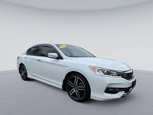 Used 2016 Honda Accord Sport image 11