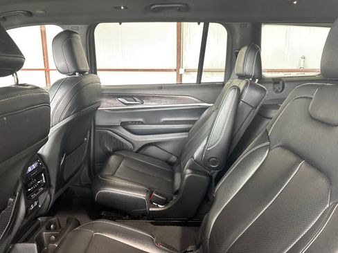 Used 2024 Jeep Grand Cherokee L Limited w/ Luxury Tech Group II image 14