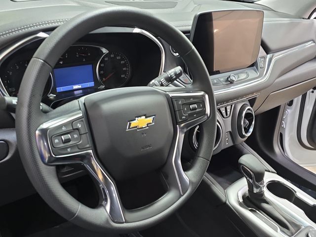 New 2025 Chevrolet Blazer LT FWD image 17