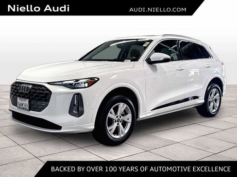 Used 2025 Audi Q5 Premium AWD/4WD image 1