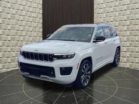Certified 2023 Jeep Grand Cherokee Overland w/ Adv Protech Group III AWD/4WD image 3
