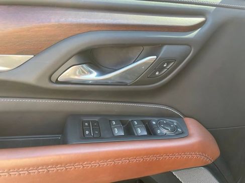 Used 2023 GMC Yukon XL Denali Ultimate AWD/4WD image 17