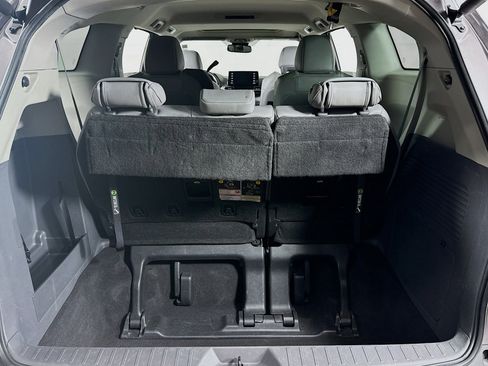 Certified 2022 Toyota Sienna XLE FWD image 21