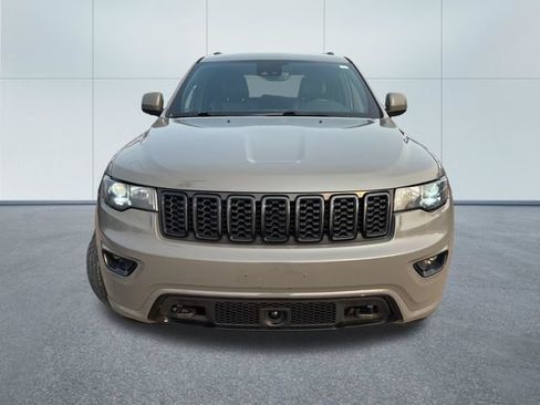 Used 2020 Jeep Grand Cherokee Altitude AWD/4WD image 6