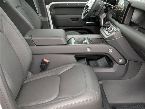 Certified 2025 Land Rover Defender 110 S image 22
