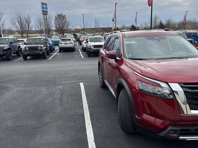 Used 2025 Nissan Pathfinder Platinum