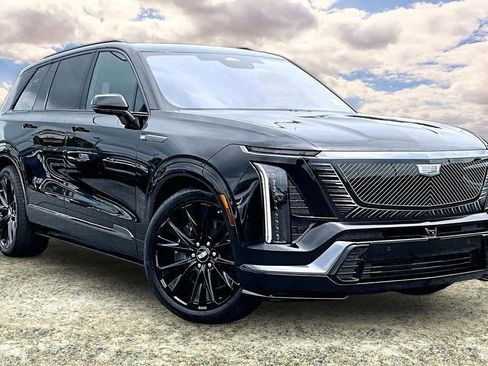Used 2026 Cadillac Vistiq Platinum w/ LPO, Floor Liner Package AWD/4WD image 1