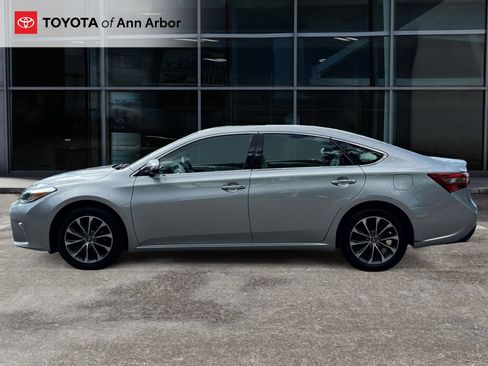 Used 2018 Toyota Avalon XLE Premium w/ Carpet Mat Package FWD image 10