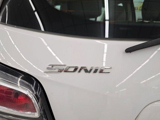 Used 2018 Chevrolet Sonic LT FWD image 37