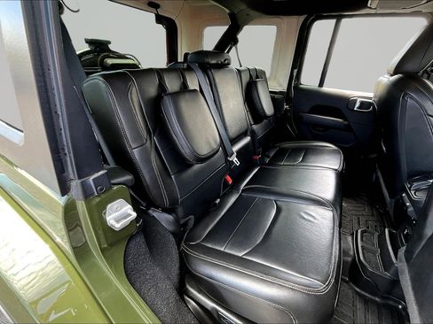 Used 2022 Jeep Wrangler Unlimited Sahara w/ Cold Weather Group AWD/4WD image 25