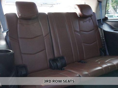Used 2020 Cadillac Escalade Luxury w/ Escalade Sport Edition AWD/4WD image 11