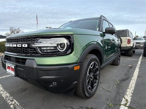 New 2025 Ford Bronco Sport Outer Banks w/ Outer Banks Tech Package+ image 9