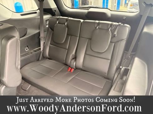 Used 2024 Ford Explorer XLT w/ Equipment Group 202A AWD/4WD image 8
