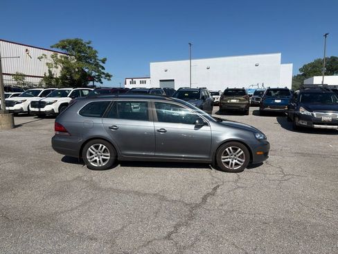 Used 2014 Volkswagen Jetta TDI FWD image 2