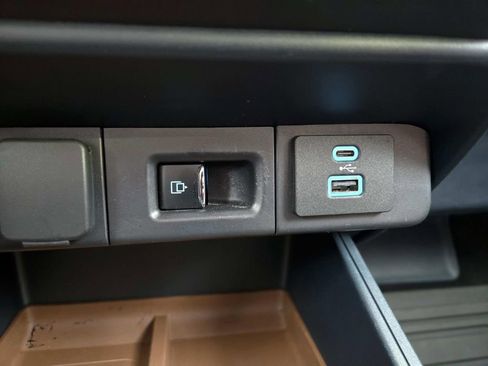 Used 2023 Ford Maverick Lariat w/ Lariat Luxury Package image 33