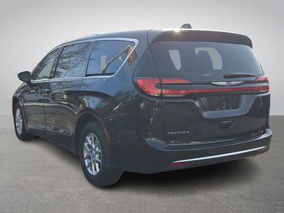 New 2026 Chrysler Pacifica Select