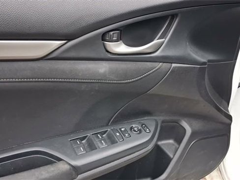 Used 2019 Honda Civic EX image 10