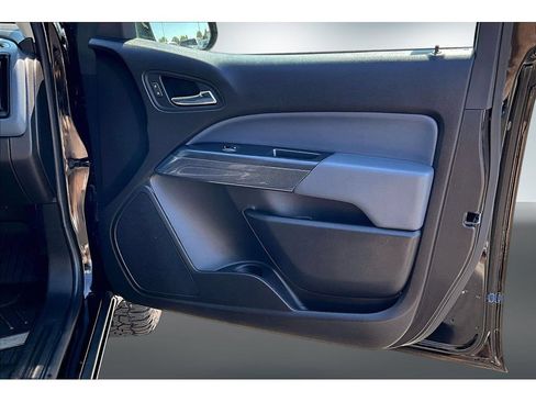 Used 2021 Chevrolet Colorado Z71 AWD/4WD image 23