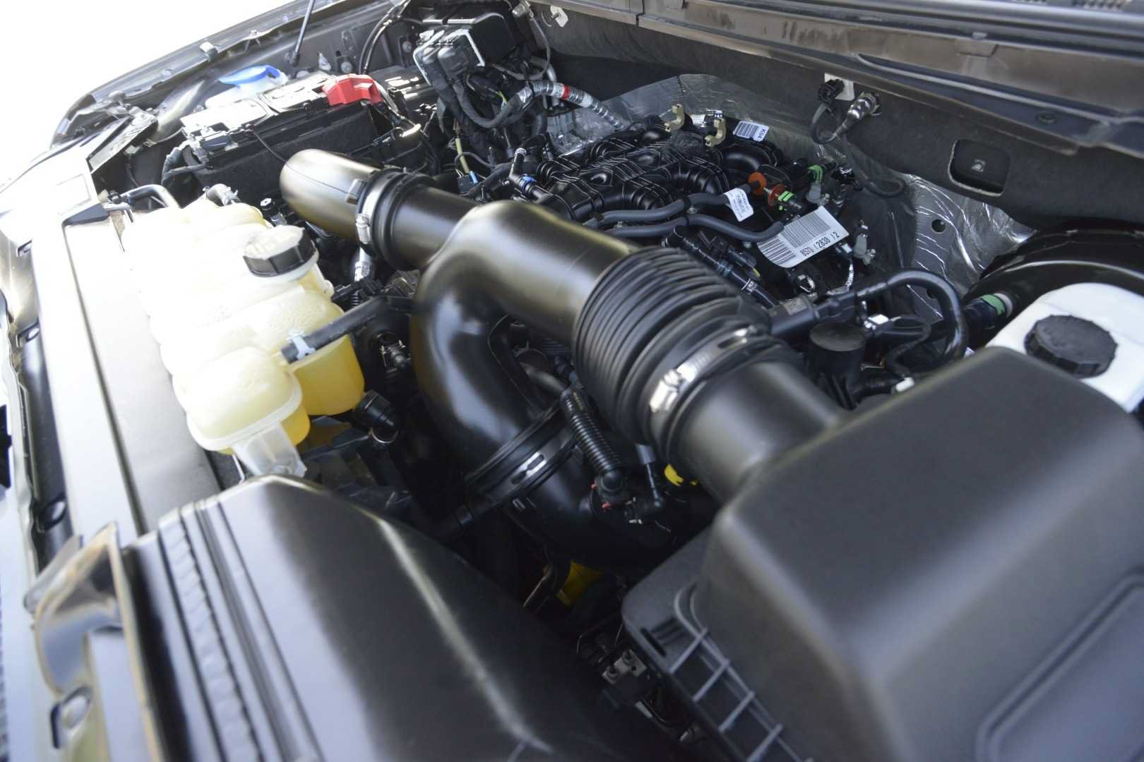 Used 2021 Ford Expedition XLT AWD/4WD image 17