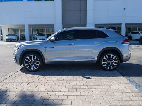 Certified 2022 Volkswagen Atlas Cross Sport SEL Premium R-Line image 5
