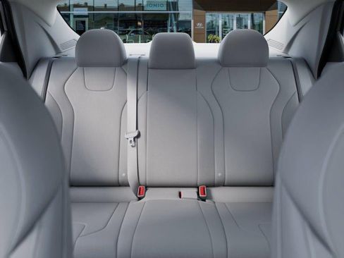 New 2026 Hyundai Elantra SE image 12