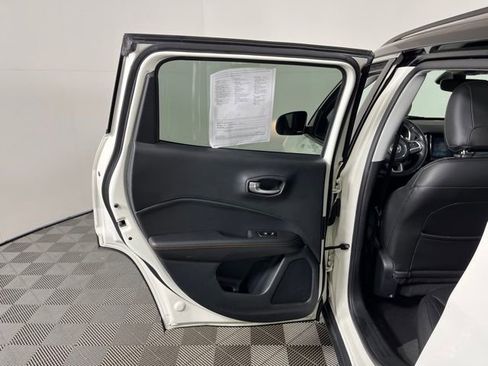 Used 2020 Jeep Compass Limited image 38