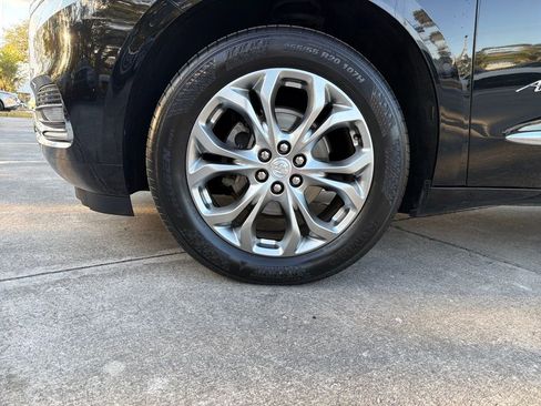 Used 2020 Buick Enclave Avenir w/ Avenir Technology Package image 12