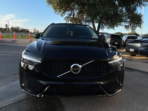 Certified 2025 Volvo XC60 B5 Core AWD/4WD image 2