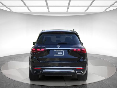 Used 2025 Mercedes-Benz GLS 450 4MATIC image 3