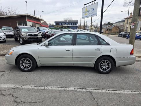Used 2000 Toyota Avalon XLS image 2
