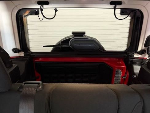 Used 2020 Jeep Wrangler Unlimited Sahara AWD/4WD image 22