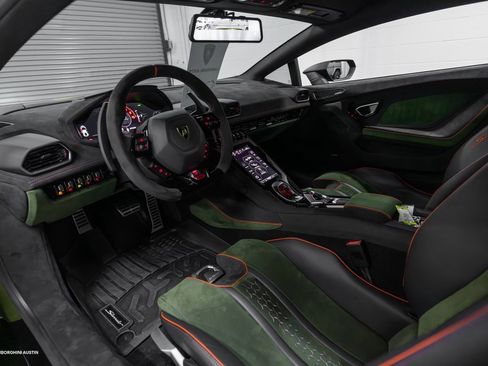 Used 2024 Lamborghini Huracan Sterrato image 25