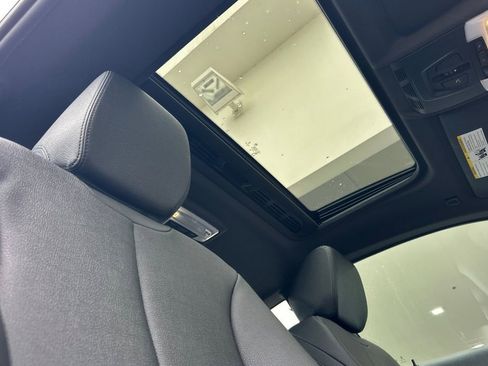 Used 2020 BMW 230i Coupe w/ M Sport Package image 17