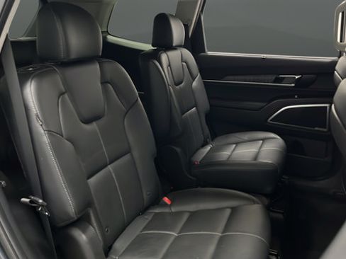 Used 2024 Kia Telluride EX w/ EX Captain's Chair Package AWD/4WD image 25