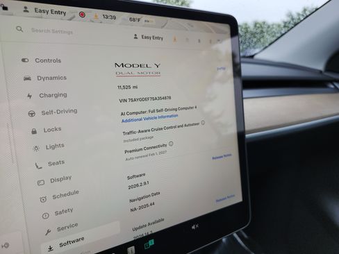 Used 2025 Tesla Model Y Performance AWD/4WD image 28